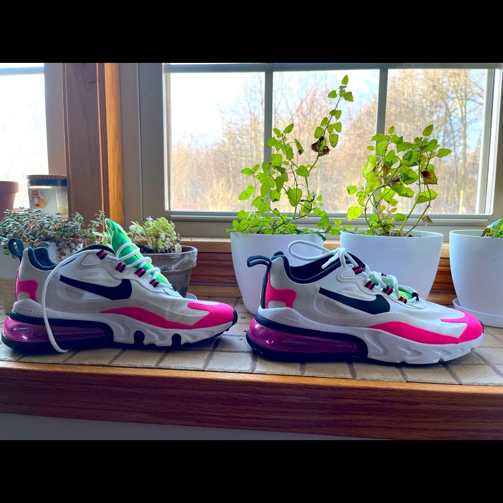 Nike Air 270 React